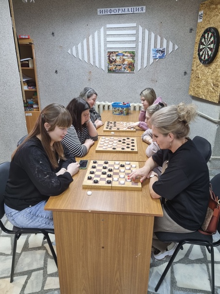 В ГК "Лабиринт" на прошлой неделе прошли заключительные соревнования по шахматам и шашкам