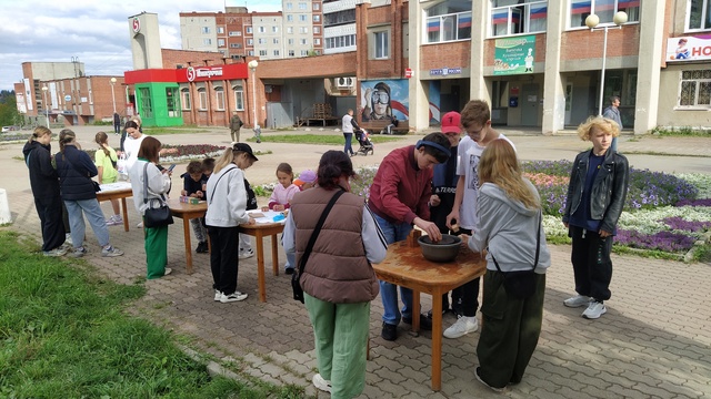  С нами играть не только весело, но и полезно