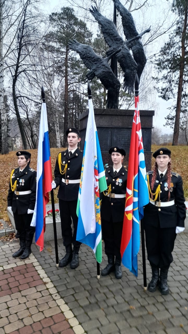 Знаменная группа военно-патриотического клуба "Рекрут"