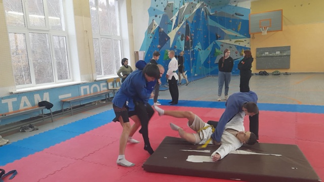 Приёмы рукопашного боя