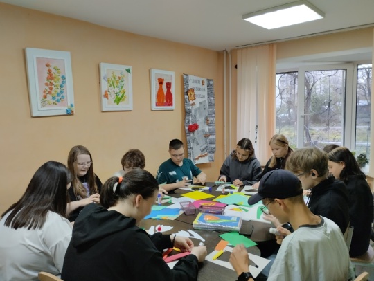 Мастер-класс по технике Айрис-фолдинг прошёл в клубе "Малахит"