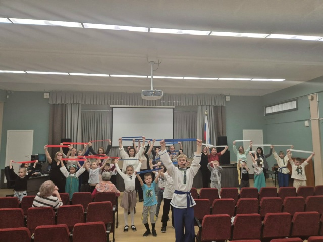 Семейный проект "Раз, два, три, четыре, пять с мамой я иду играть" набирает обороты!