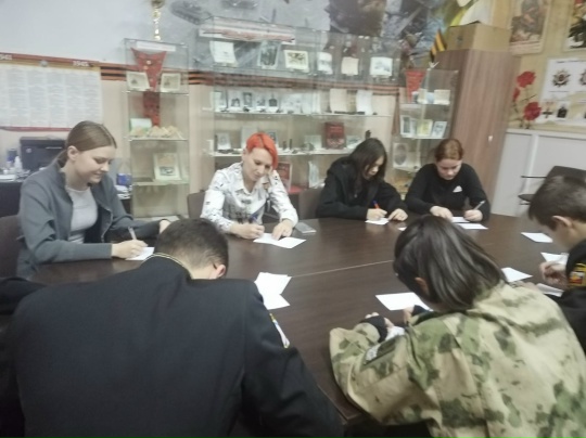 Спасибо, что стоите на страже нашей безопасности и мира!