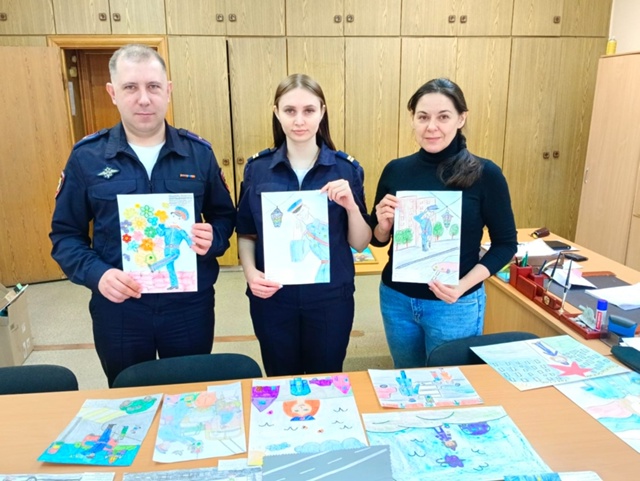В полиции Новоуральска подвели итоги конкурса детского творчества «Полицейский Дядя Стёпа 2025»