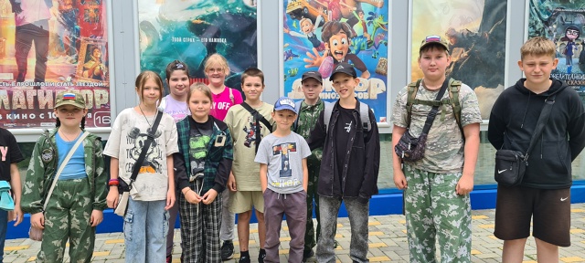 Посмотрели душевную комедию ,,На деревню дедушке,,