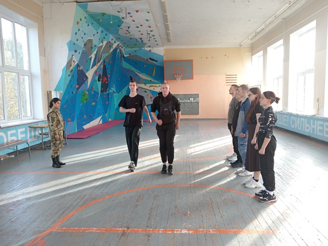 Занятия в военно-патриотическом клубе "Рекрут"
